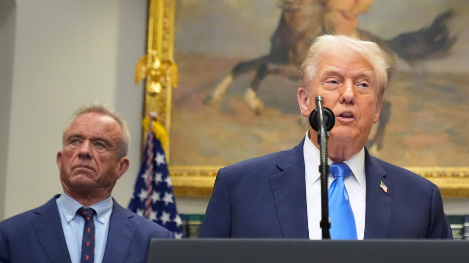 SLIDER__trump_AP_Photo_Mark_Schiefelbein