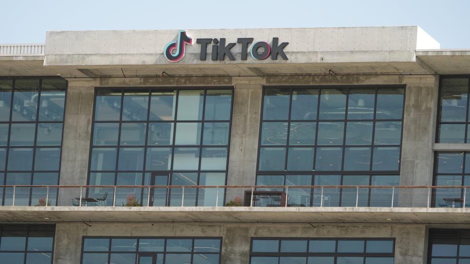 Tik_tok_AP_Photo_Damian_Dovarganes