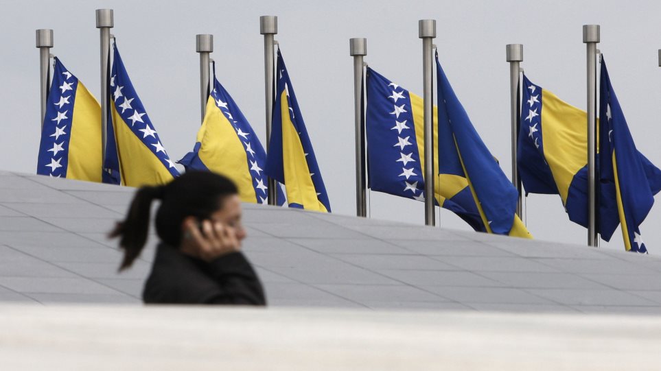 Vosnia_simees_AP_Photo_Amel_Emric