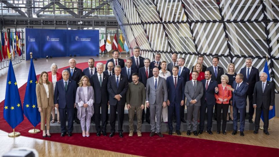 Vrixeles_Sinodos_Korifis_EE_Zelenski_ikogeniaki_fotografia_I1