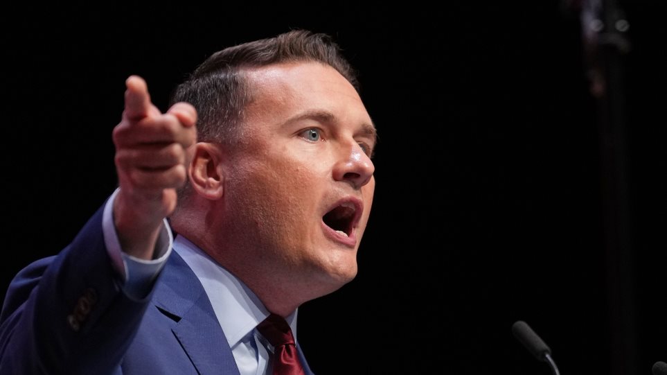 Wes_Streeting_Vretanos_Ip_Igias_AP_Photo_Jon_Super