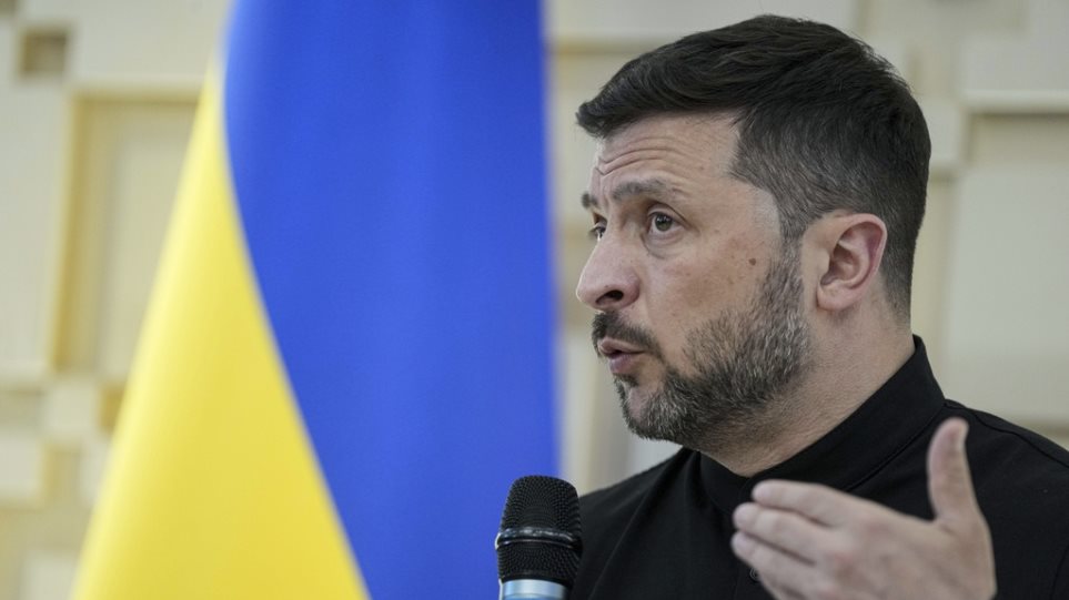 Zelenski_AP_Photo_Evgeniy_Maloletka