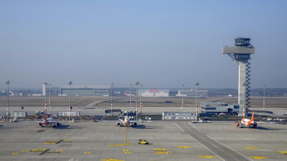 aerodromio_Verolino_AP_Photo_Ebrahim_Noroozi