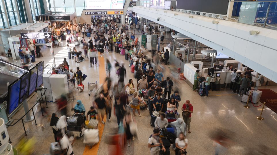 aerodromio_italia_AP_Photo_Gregorio_Borgia_arxio