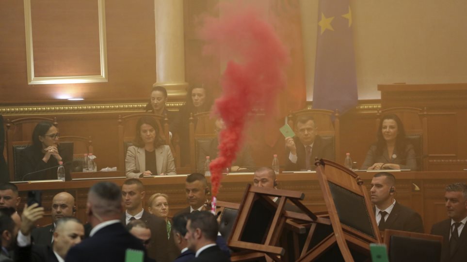 alvania_vuli_kapnogono_AP_Photo_Florian_Abazi