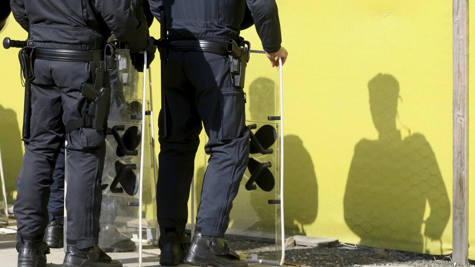 astinomiki_AP_Photo_Ronald_Zak