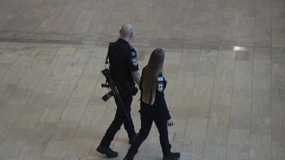 astinomiki_aerodromio_israil_AP_Photo_Ariel_Schalit