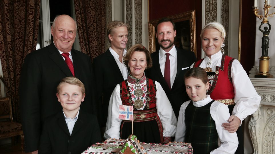 basiliki_oikogenia_norvigia_AP_Photo_Lise_Aserud