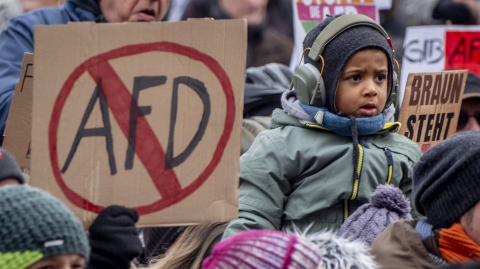 diadilosi_afd_AP__Photo_Michael_Probst