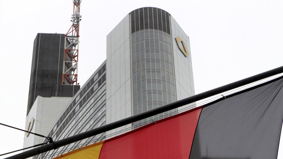 germaniki_simea_trapeza_AP_Photo_Michael_Probst