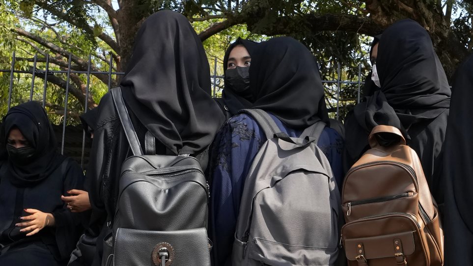 hitzab_mathitries_AP_Photo_Aijaz_Rahi