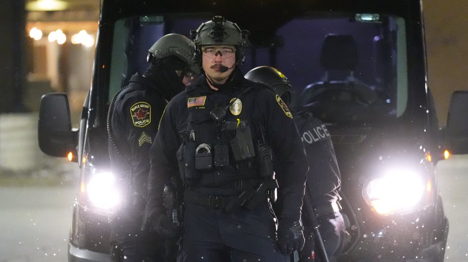 ice_AP_Photo_Adam_Gray