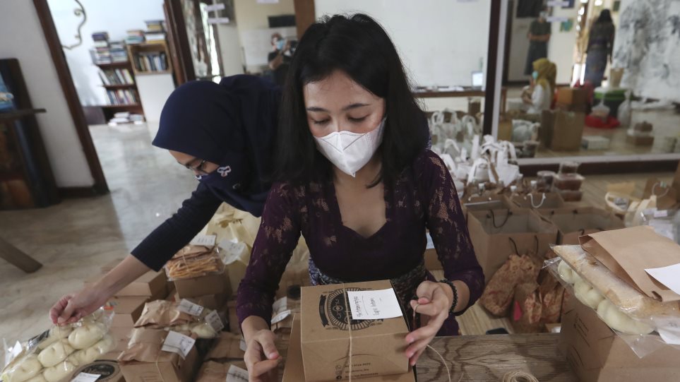 indonisia_paragogos_AP_Photo_Achmad_Ibrahim