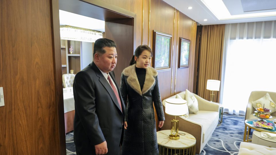 kim_periodia_Korean_Central_News_Agency_Korea_News_Service_via_AP