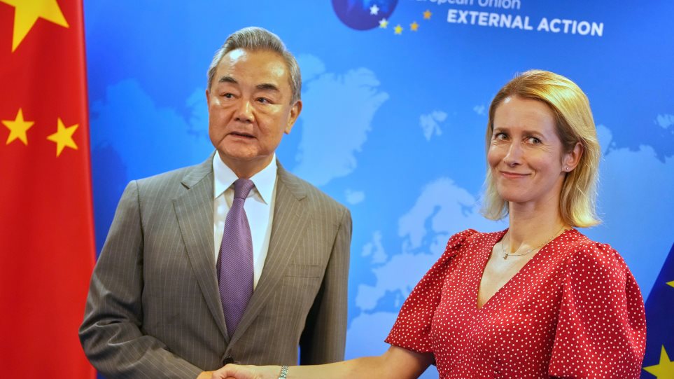 kina_eu_AP_Photo_Virginia_Mayo