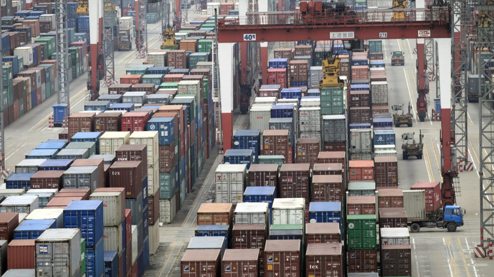 kina_konteiner_AP_Photo_Eugene_Hoshiko