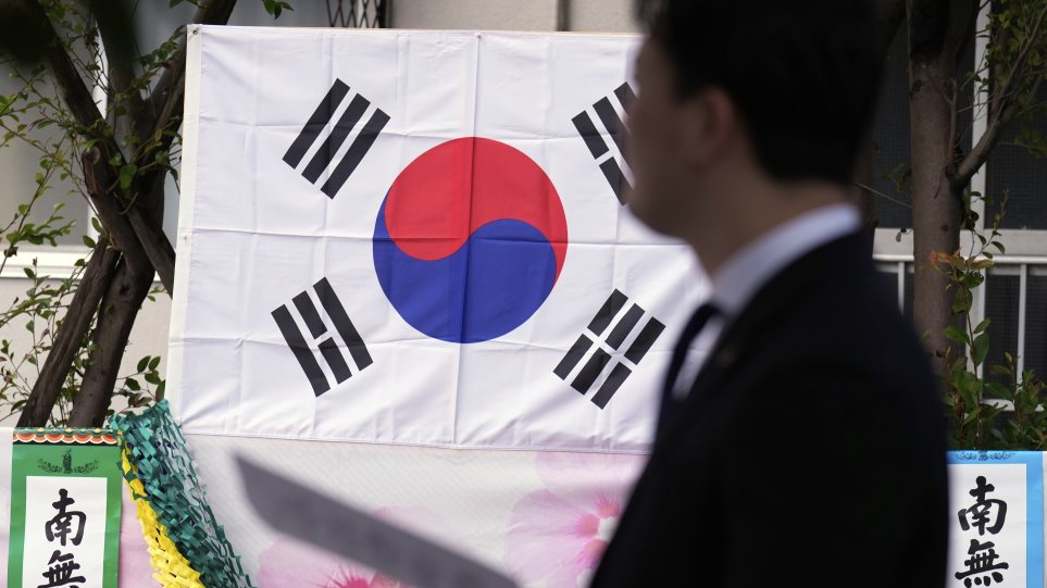 korea_simea_AP_Photo_Eugene_Hoshiko
