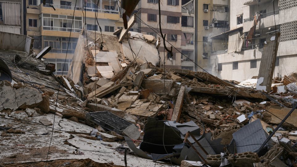 livanos_gremismena_AP_Photo_Bilal_Hussein