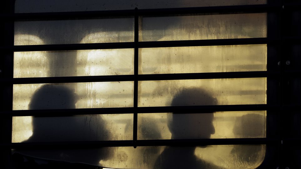 metanastes_apelasi_geniko_AP_Photo_David_J___Phillip