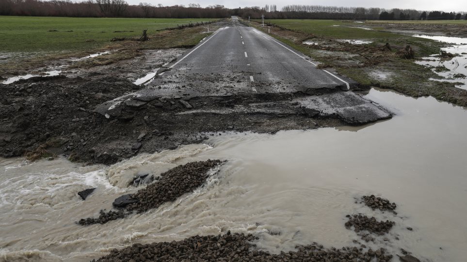 nea_zilandia_Chris_Skelton_Pool_Photo_via_AP