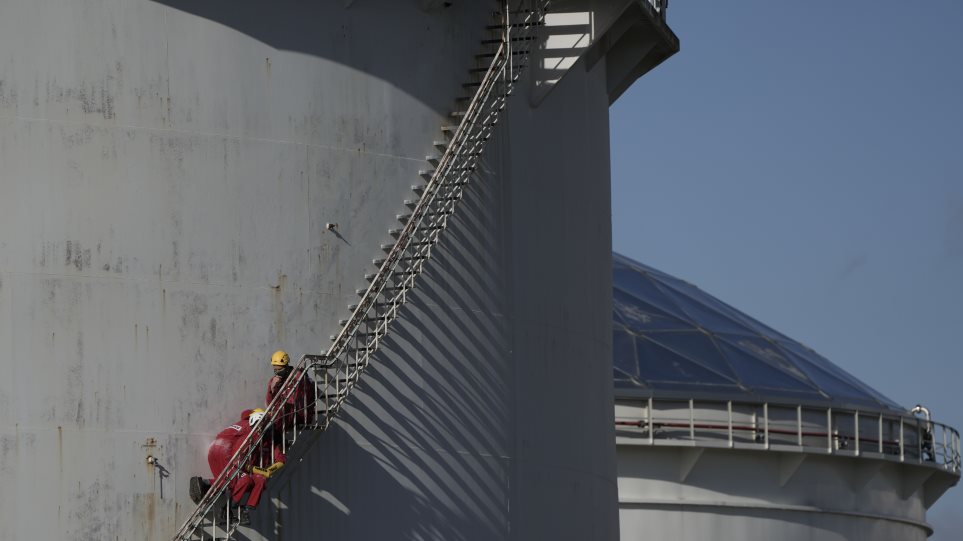 orikta_kafsima_diamartiria_AP_Photo_Peter_Dejong