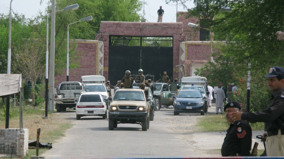 pakistan_AP_PHOTO_Ijaz_Muhammad