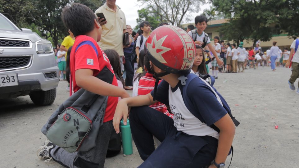 philippines_sismos_AP_Photo_Manman_Dejeto