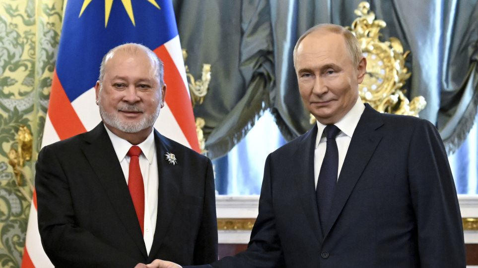 putin_us_apestalmenos_Alexander_Nemenov_Pool_Photo_via_AP