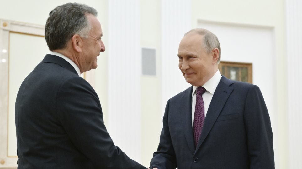 putin_whikoff_Kristina_Kormilitsyna__Sputnik_Kremlin_Pool_Photo_via_AP