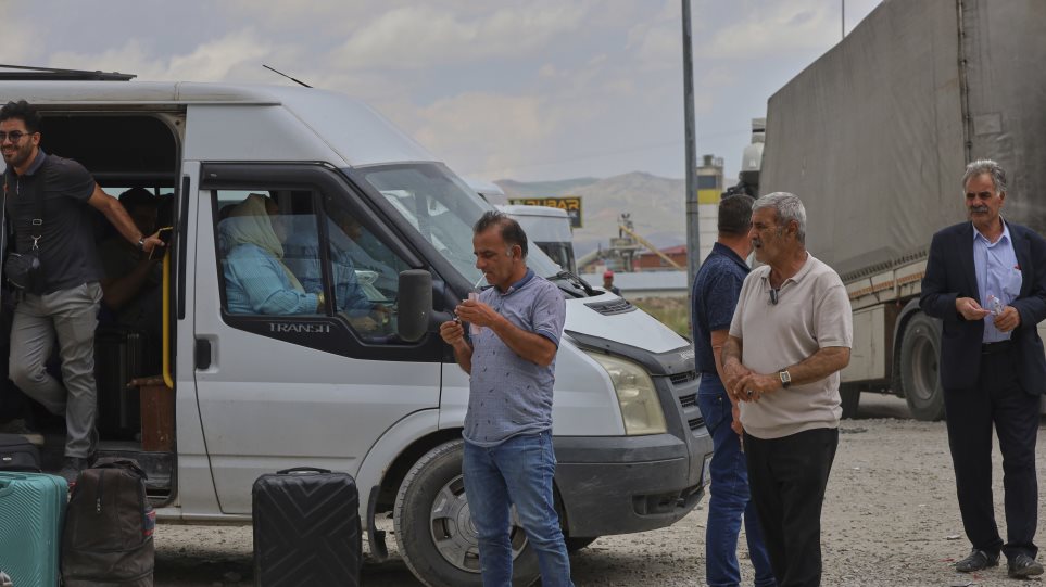 sinora_turkias_iranoi_AP_Photo_Kadir_Cesur