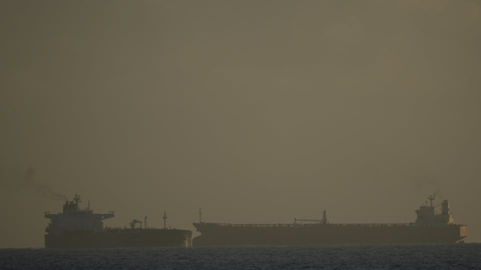tanker_thalasa_AP_Photo_Ramon_Espinosa