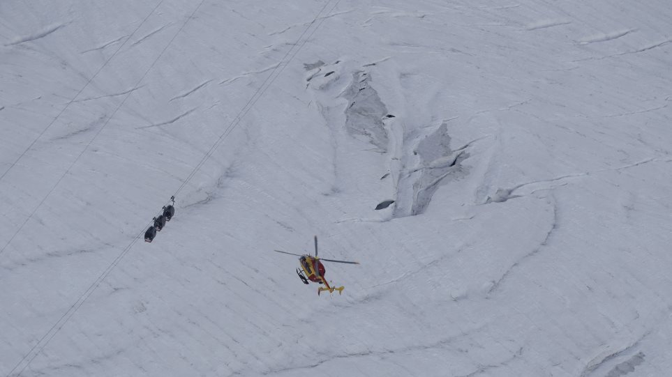 teleferik_elikoptero_diasosis_Italia_AP_Photo_Luca_Bruno