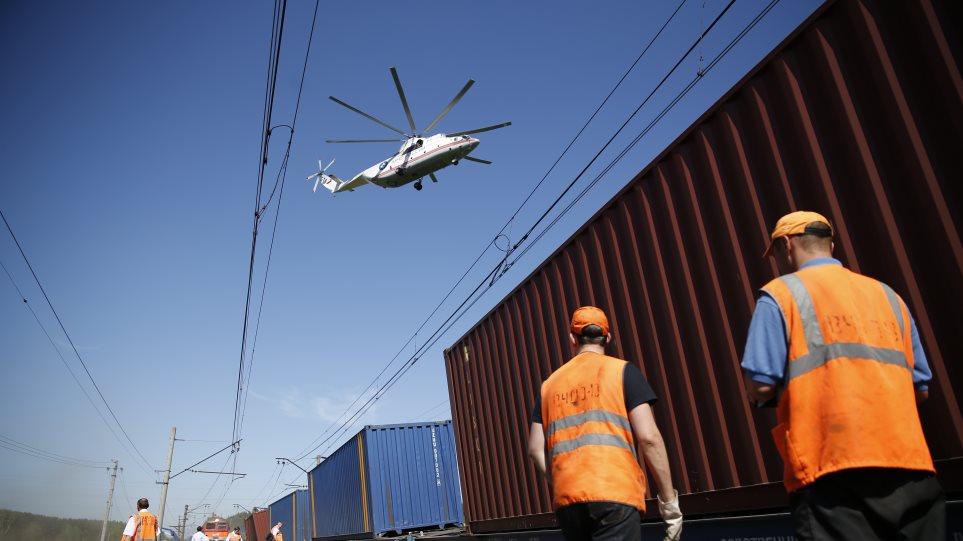 treno_rusia_ektroxiasmos_AP_Photo_Pavel_Golovkin