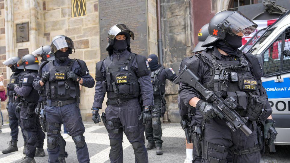 tsexia_astinomia_AP_Photo_Darko_Vojinovic