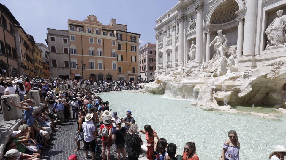 turistes_italia_AP_Photo_Gregorio_Borgia