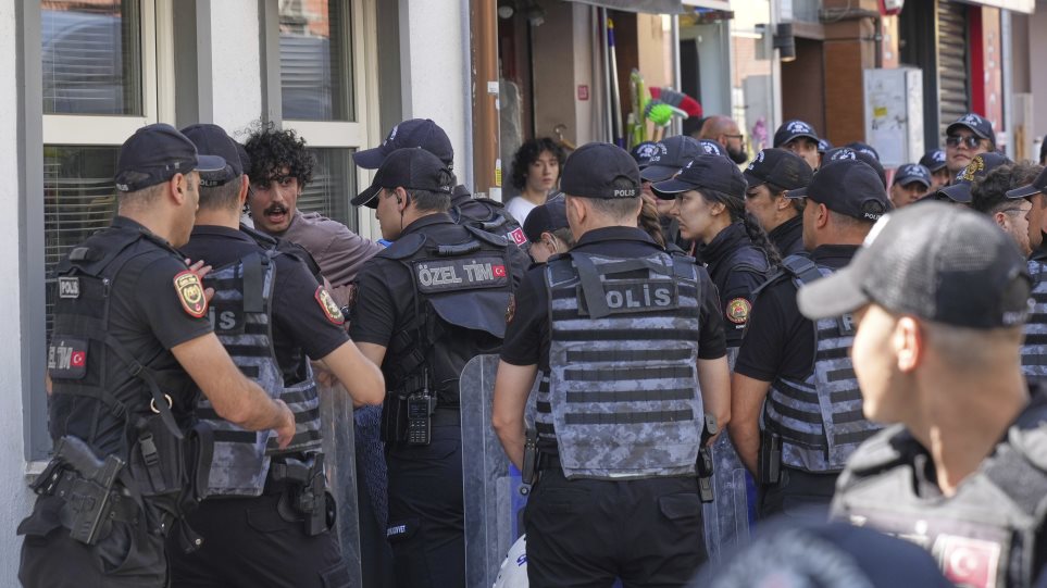 turkey_pride_silipseis_AP_Photo_Dilara_Acikgoz