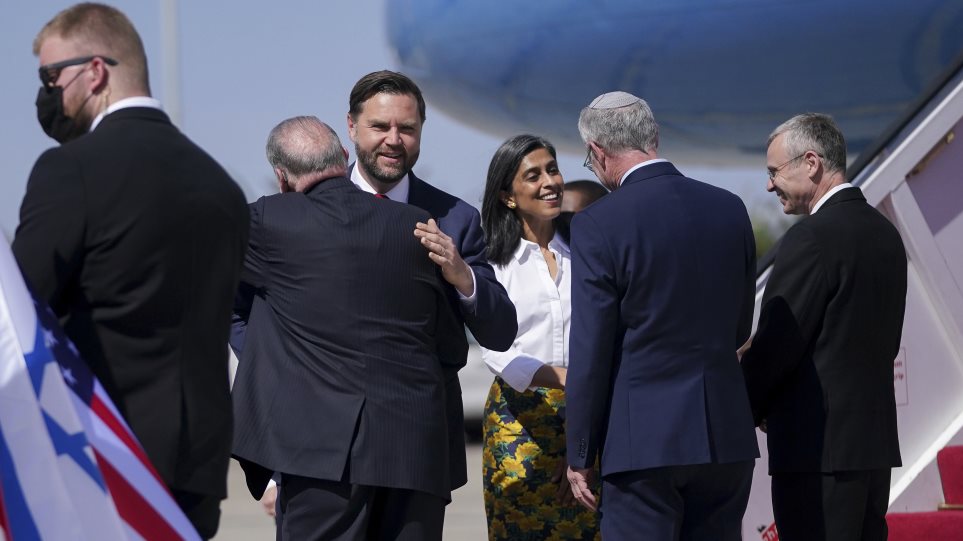 vans_israil_Nathan_Howard_Pool_Photo_via_AP