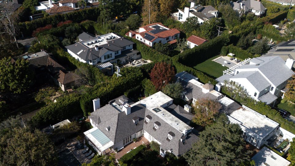 vila_reiner_AP_Photo_Caroline_Brehman