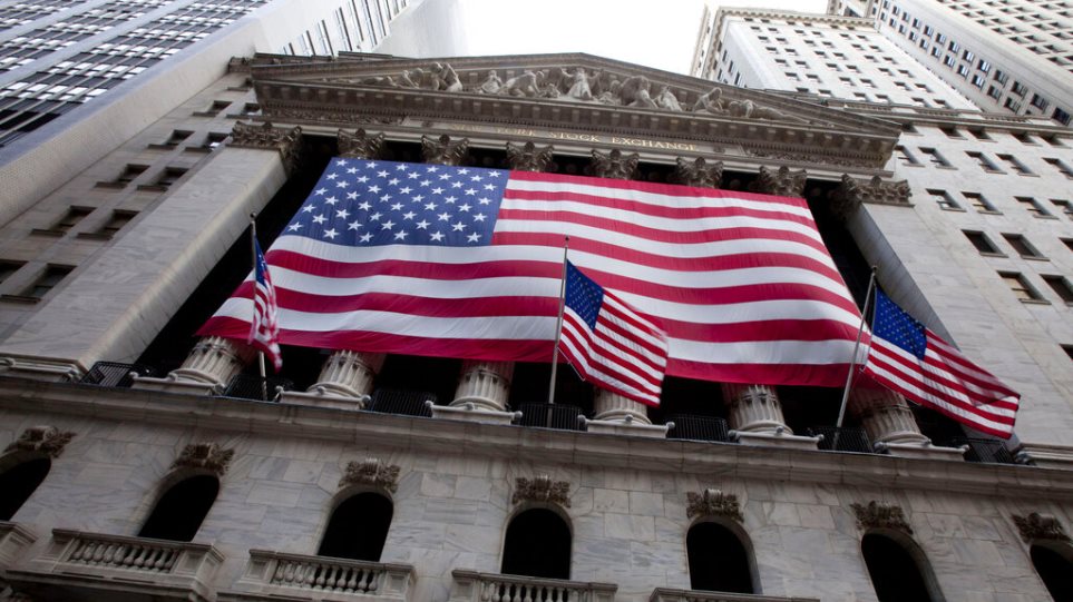 wall_street_ipa_simees_AP_Photo_Jin_Lee