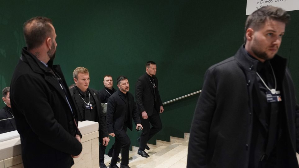 zelenski_davos_AP_Photo_Evan_Vucci