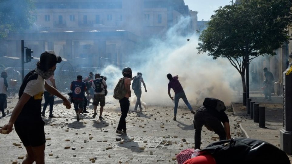Βηρυτός: Συγκρούσεις διαδηλωτών και δυνάμεων ασφαλείας- Ένας αστυνομικός νεκρός
