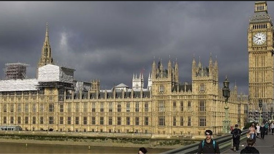 Βρετανία: «Παράνομη» η αναστολή της λειτουργίας του Κοινοβουλίου