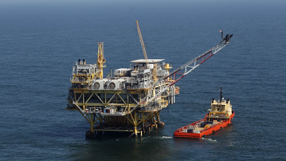 AP_Thalasa_Exedra_petreleu_Gerald_Herbert