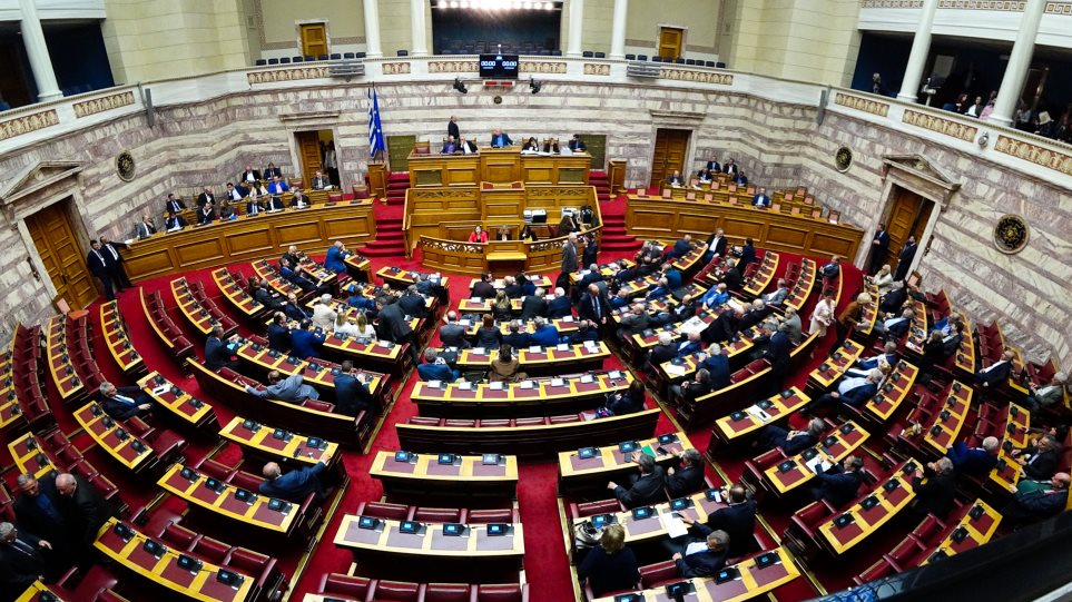 Βουλή: Ψηφίστηκε με ευρεία πλειοψηφία το φορολογικό νομοσχέδιο