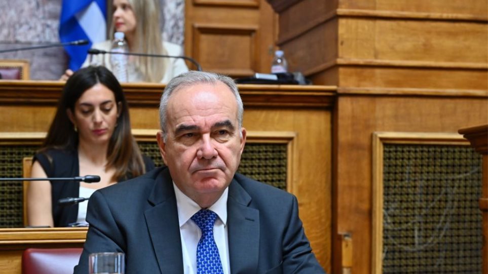 Nikos_Papathanasis_I_Epitropi_Vuli