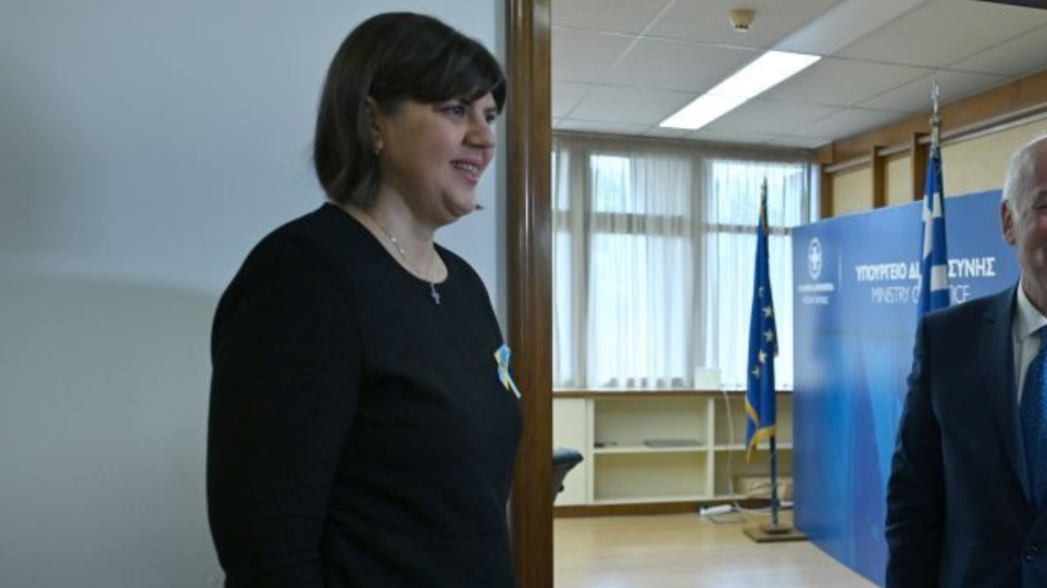 SLIDER_Floridis_Laura_Kovesi_S