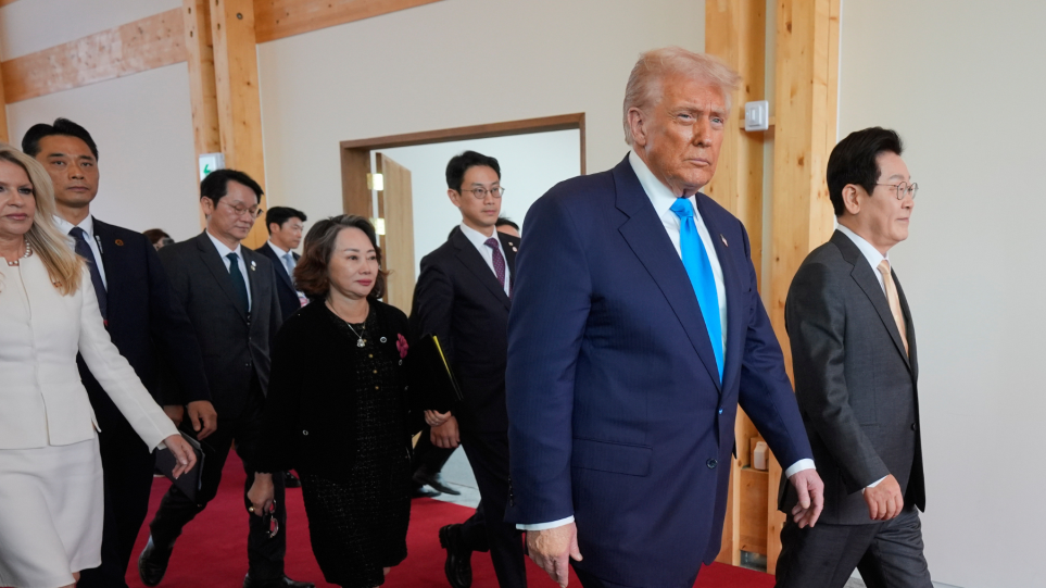 SLIDER_Trump_notia_Korea_Mark_Schiefelbein