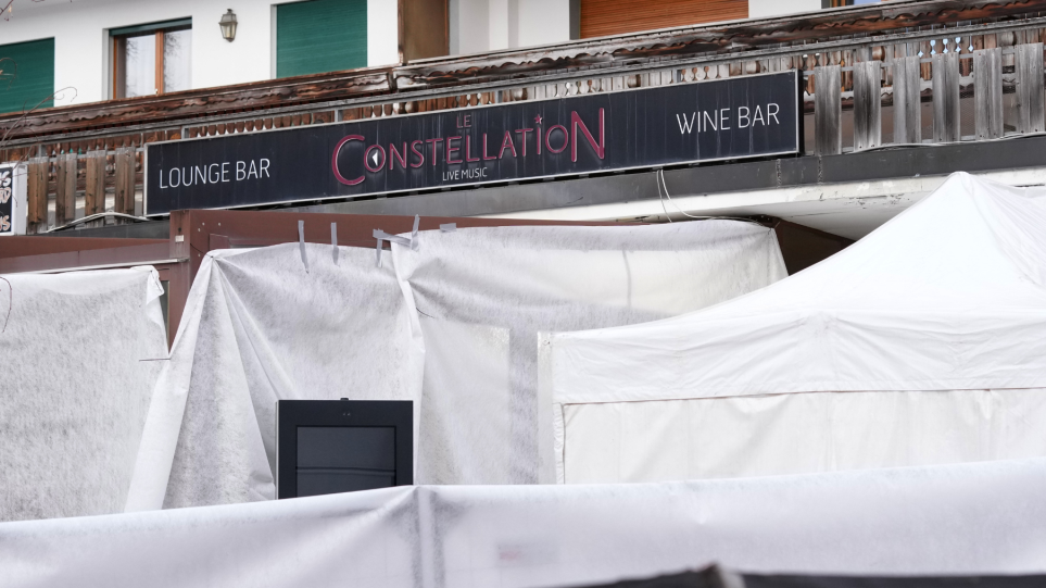 SLIDER__bar_elvetia_AP_Photo_Antonio_Calanni