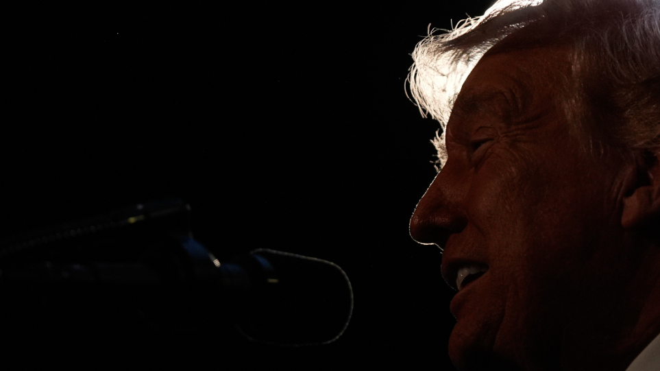 SLIDER__donaldT_AP_Photo_Mark_Schiefelbein