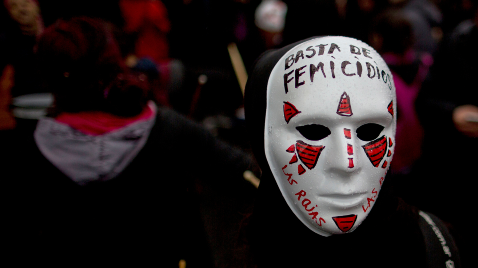 SLIDER__ginekoktonies_diamartiria_AP_Photo_Natacha_Pisarenko